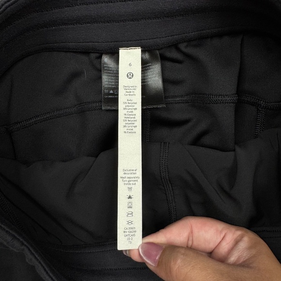 Lululemon Sweat Shorts Women's Size 6 Black Active Performance - Picture 5 of 7